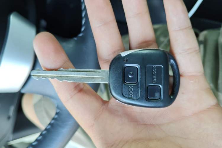 Used Toyota FJ Cruiser 2013 4.0L Vehicle Key