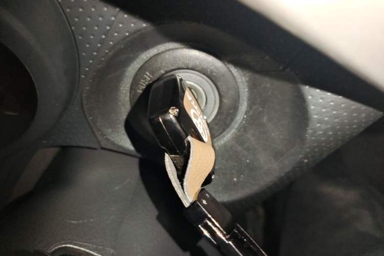 Used Toyota FJ Cruiser 2013 4.0L Vehicle Key