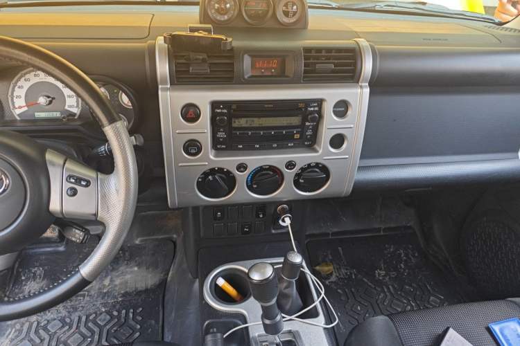 Used Toyota FJ Cruiser 2013 4.0L Audio And AC Panel