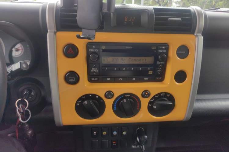 Used Toyota FJ Cruiser 2013 4.0L Audio And AC Panel