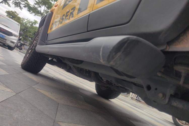 Used Toyota FJ Cruiser 2013 4.0L Chassis Rear Left