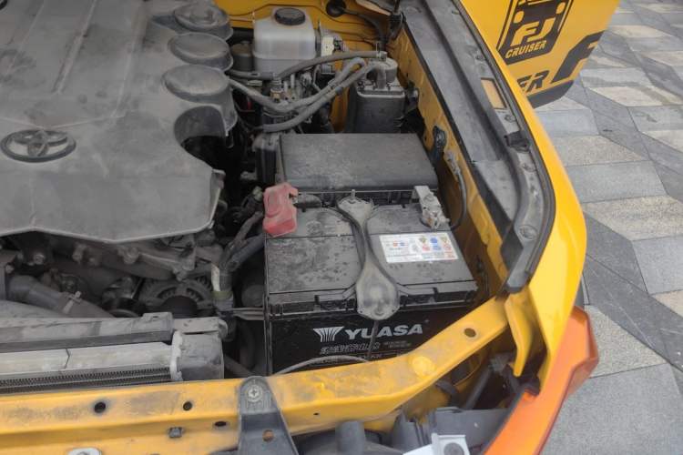 Used Toyota FJ Cruiser 2013 4.0L Engine Bay Left