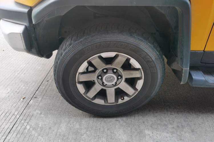 Used Toyota FJ Cruiser 2013 4.0L Exterior 3