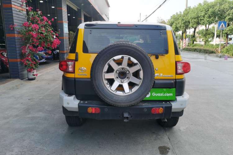 Used Toyota FJ Cruiser 2013 4.0L Exterior 5