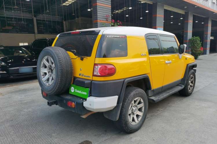 Used Toyota FJ Cruiser 2013 4.0L Exterior 6