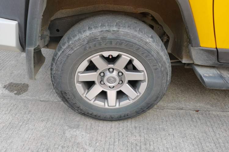 Used Toyota FJ Cruiser 2013 4.0L Exterior 8