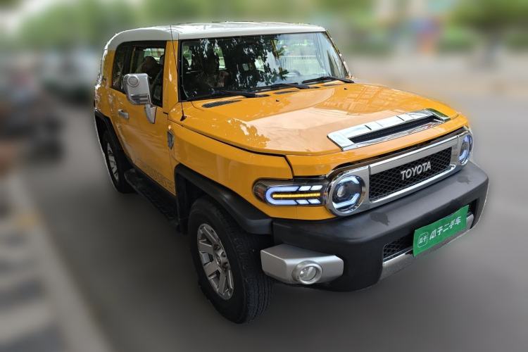 Used Toyota FJ Cruiser 2013 4.0L Front Right 45 Deg