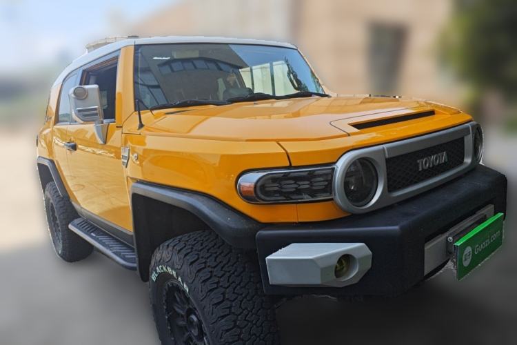 Used Toyota FJ Cruiser 2013 4.0L Front Right 45 Deg