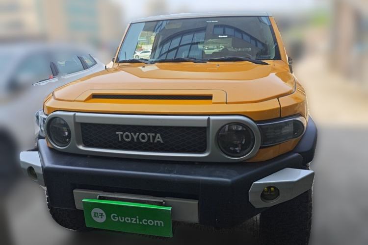 Used Toyota FJ Cruiser 2013 4.0L Front