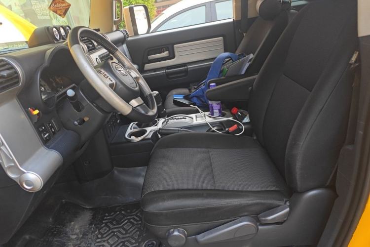 Used Toyota FJ Cruiser 2013 4.0L Left Front Seat
