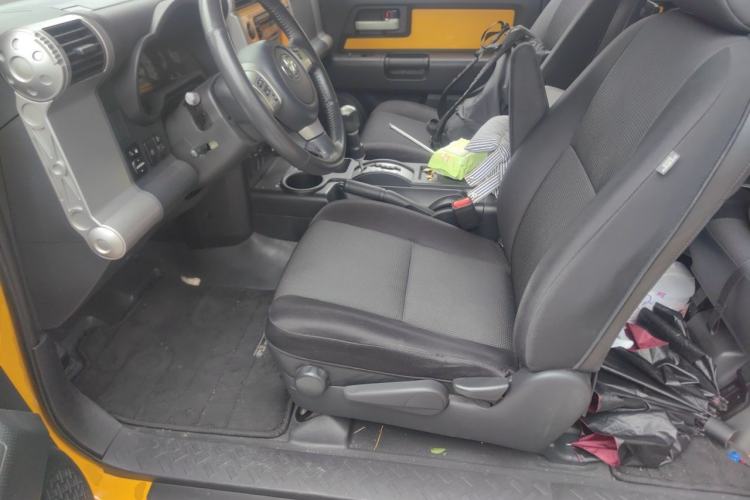 Used Toyota FJ Cruiser 2013 4.0L Left Front Seat