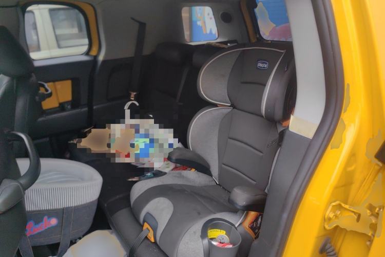 Used Toyota FJ Cruiser 2013 4.0L Left Rear Seat