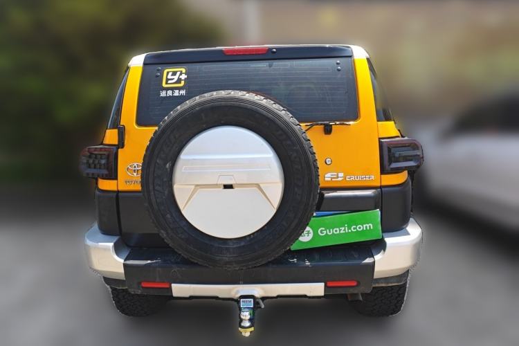 Used Toyota FJ Cruiser 2013 4.0L Rear