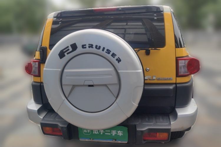 Used Toyota FJ Cruiser 2013 4.0L Rear