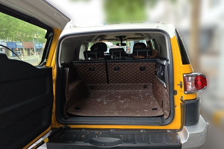 Used Toyota FJ Cruiser 2013 4.0L Trunk