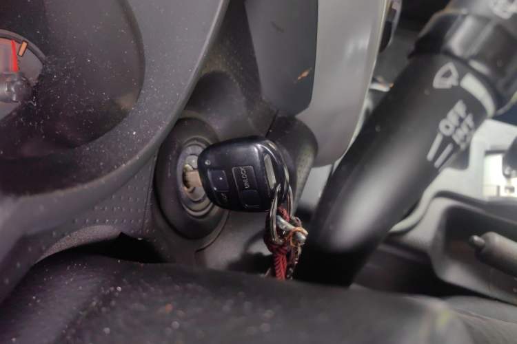 Used Toyota FJ Cruiser 2013 4.0L Vehicle Key
