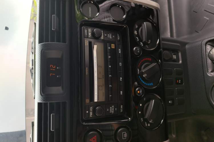 Used Toyota FJ Cruiser  Audio And AC Panel