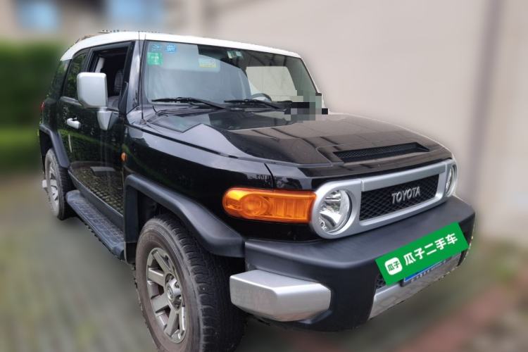 Used Toyota FJ Cruiser  Front Right 45 Deg