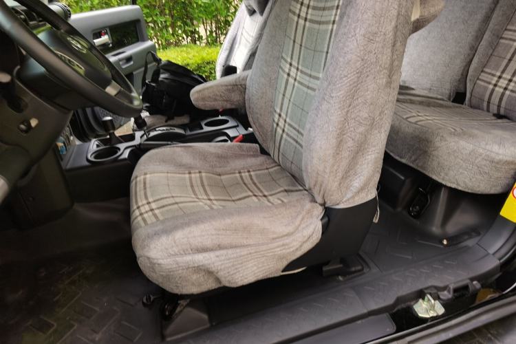 Used Toyota FJ Cruiser  Left Front Seat