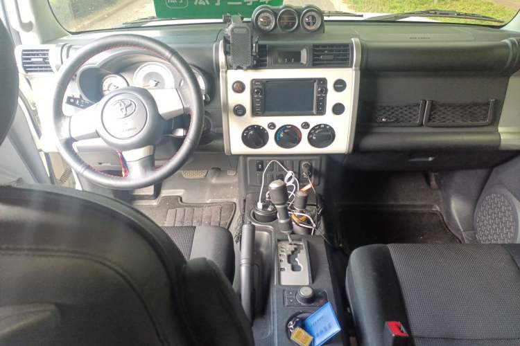 Used Toyota FJ Cruiser 2016 4.0L Automatic Parallel Import Version Center Console