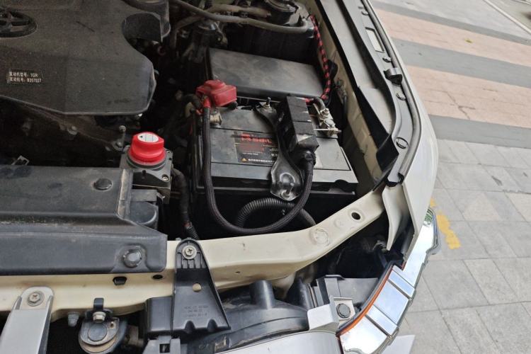 Used Toyota FJ Cruiser  Engine Bay Left