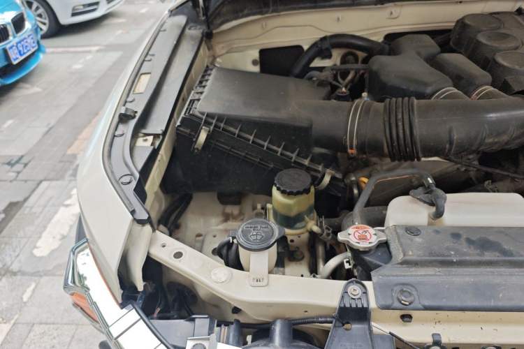Used Toyota FJ Cruiser  Engine Bay Right