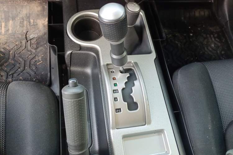 Used Toyota FJ Cruiser  Gear Lever