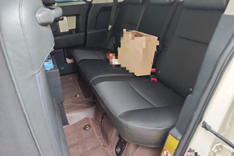 Used Toyota FJ Cruiser  Left Front Seat