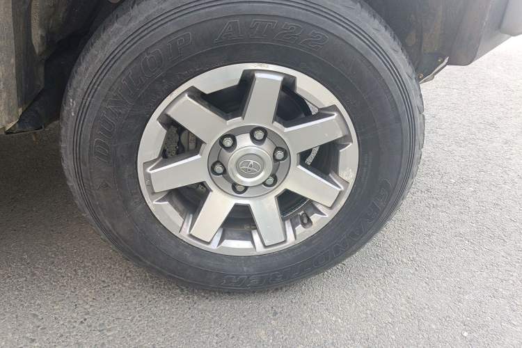 Used Toyota FJ Cruiser  Right Front Wheel Hub