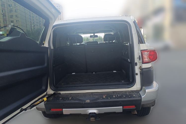 Used Toyota FJ Cruiser  Trunk