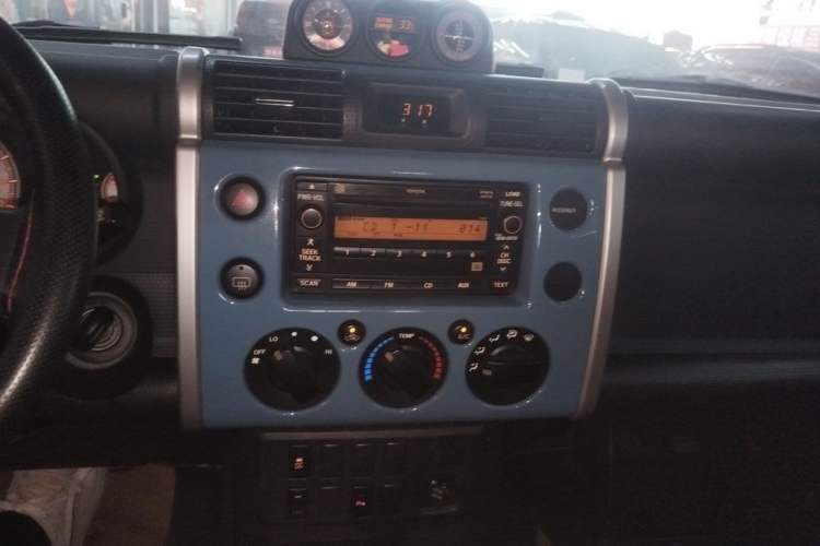 Used Toyota FJ Cruiser 2017 4.0 Automatic Parallel Import Version Audio And AC Panel