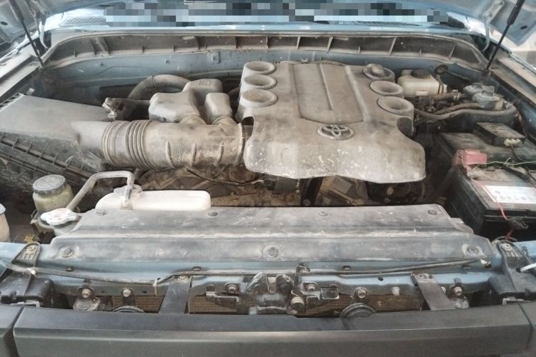 Used Toyota FJ Cruiser 2017 4.0 Automatic Parallel Import Version Engine Bay