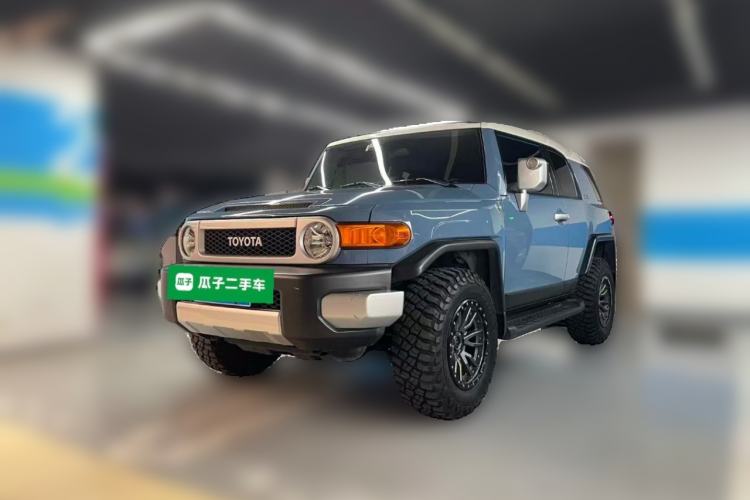 Used Toyota FJ Cruiser  Front Right 45 Deg