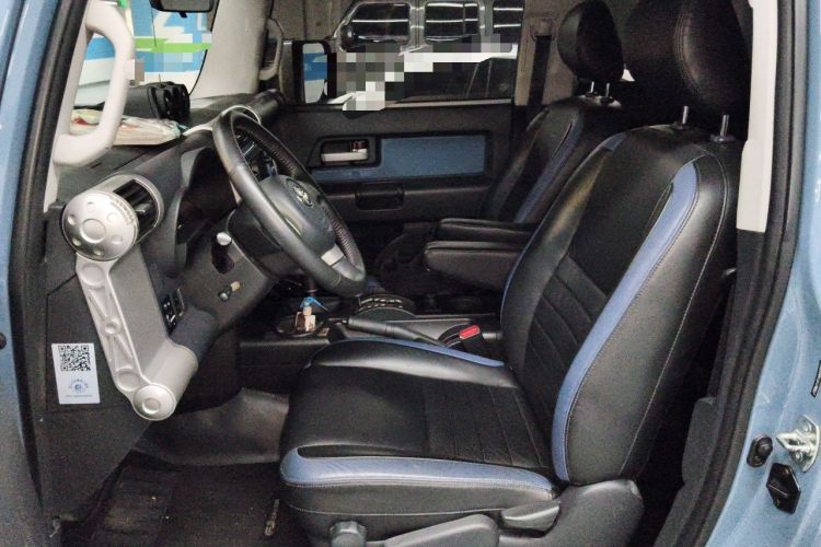 Used Toyota FJ Cruiser  Left Front Seat