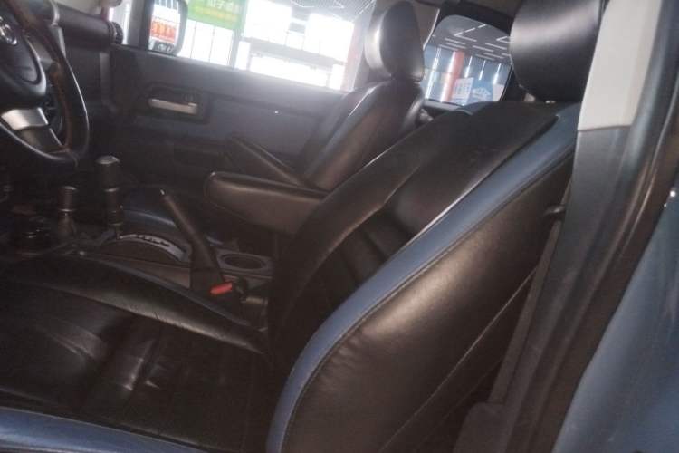 Used Toyota FJ Cruiser 2017 4.0 Automatic Parallel Import Version Left Rear Seat