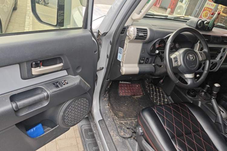 Used Toyota FJ Cruiser  Driver Seat