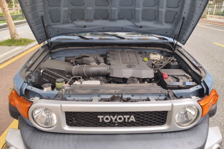 Used Toyota FJ Cruiser 2017 4.0 Automatic Parallel Import Version Engine Bay