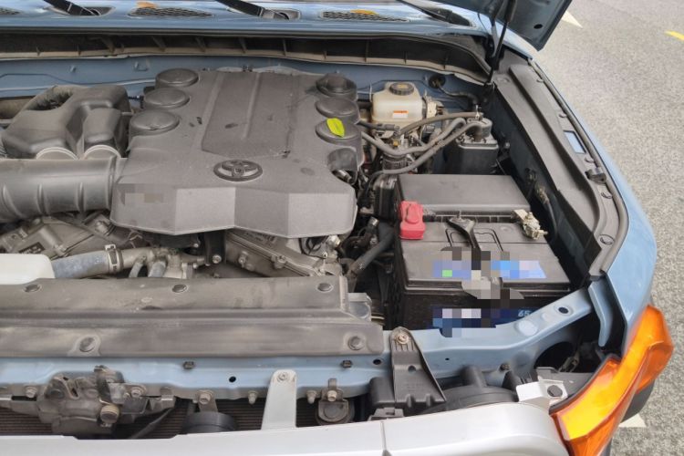 Used Toyota FJ Cruiser 2017 4.0 Automatic Parallel Import Version Engine Bay Left