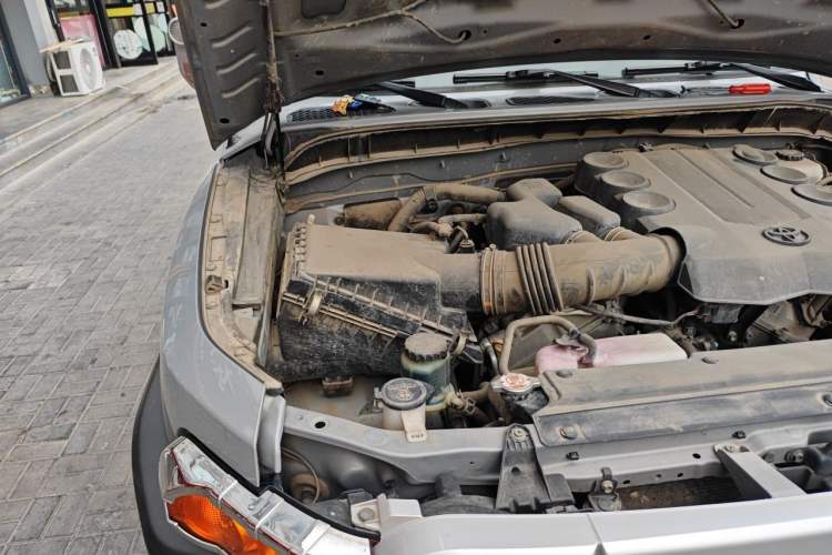 Used Toyota FJ Cruiser  Engine Bay Right
