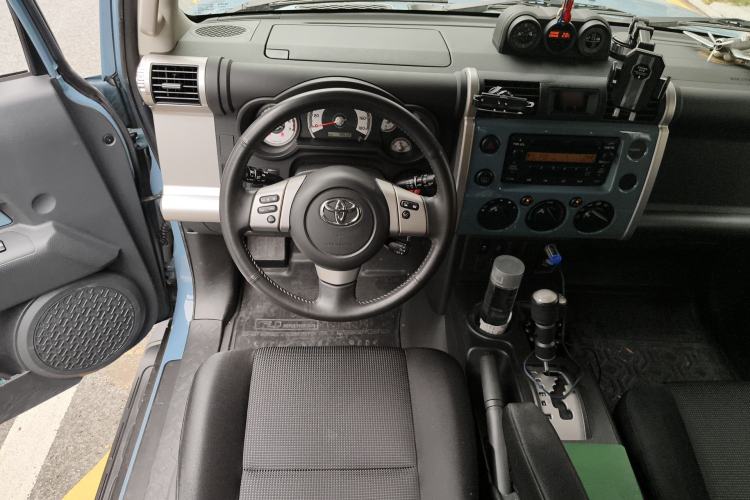 Used Toyota FJ Cruiser 2017 4.0 Automatic Parallel Import Version Steering Wheel