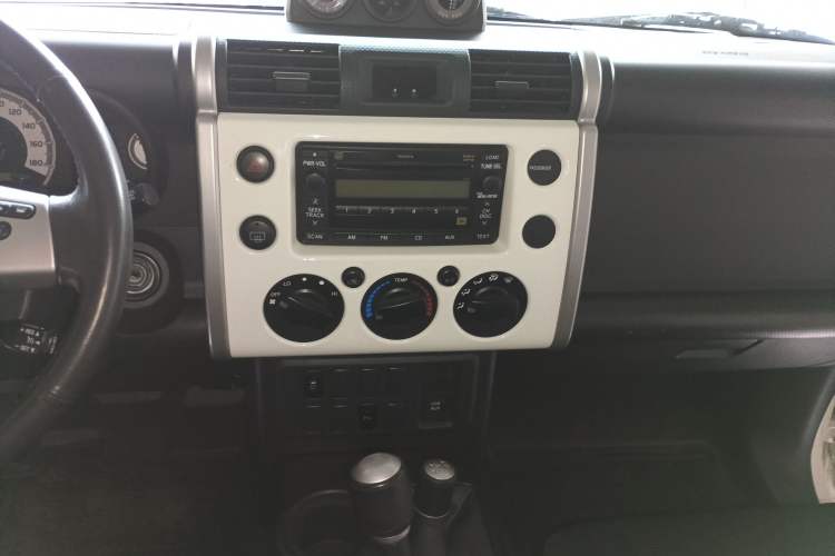 Used Toyota FJ Cruiser 2017 4.0 Automatic Parallel Import Version Audio And AC Panel