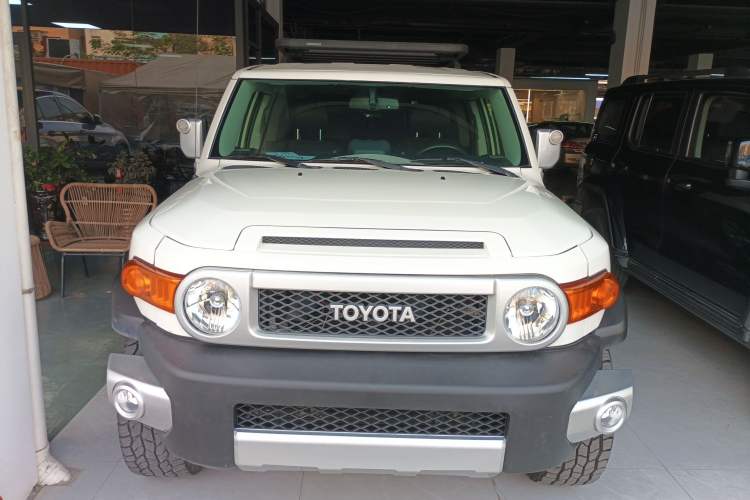 Used Toyota FJ Cruiser 2017 4.0 Automatic Parallel Import Version Front