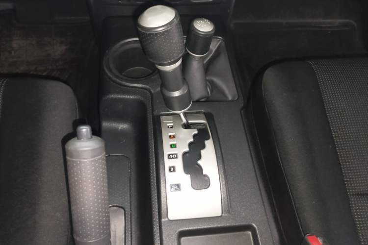 Used Toyota FJ Cruiser 2017 4.0 Automatic Parallel Import Version Gear Lever