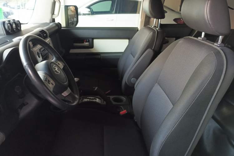 Used Toyota FJ Cruiser 2017 4.0 Automatic Parallel Import Version Left Front Seat