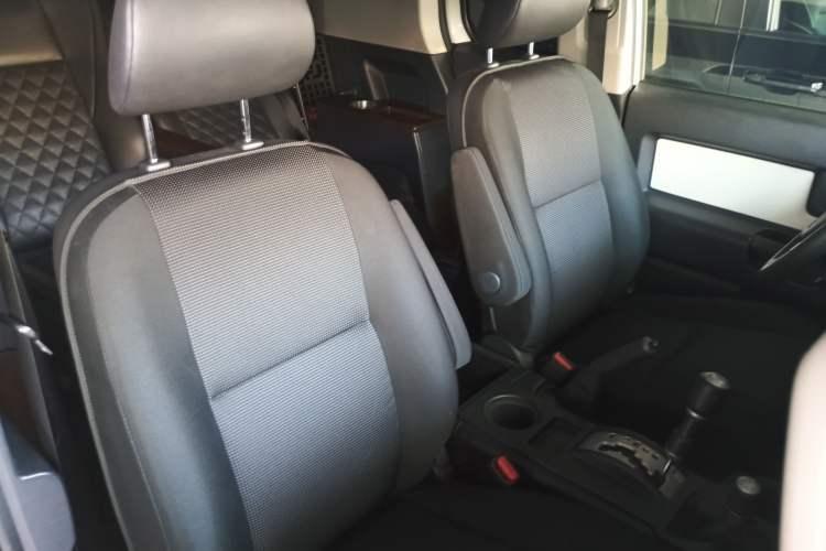 Used Toyota FJ Cruiser 2017 4.0 Automatic Parallel Import Version Right Front Seat