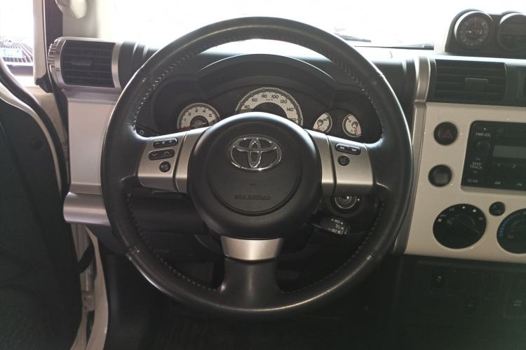 Used Toyota FJ Cruiser 2017 4.0 Automatic Parallel Import Version Steering Wheel