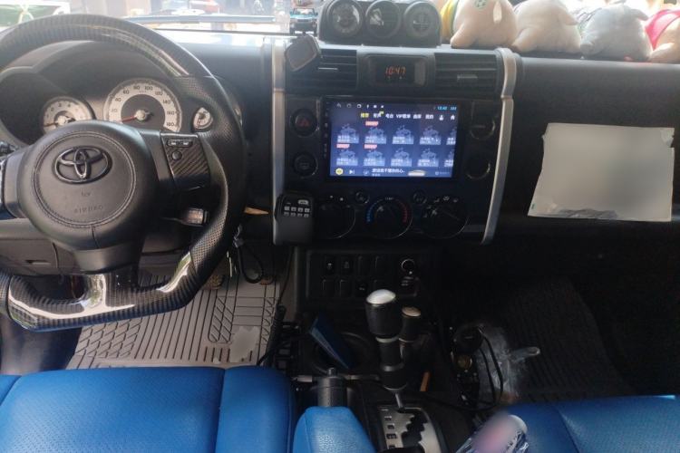 Used Toyota FJ Cruiser  Center Console