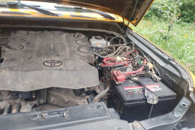Used Toyota FJ Cruiser  Engine Bay Left