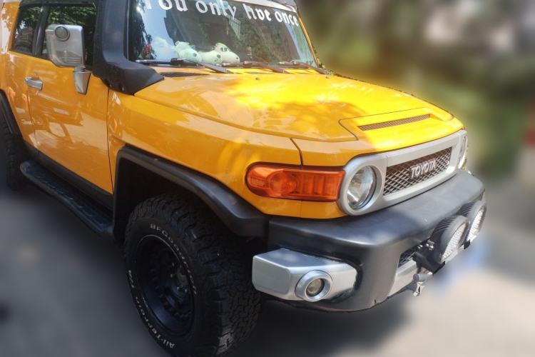 Used Toyota FJ Cruiser  Front Right 45 Deg