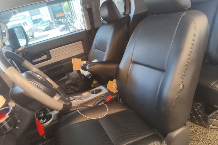 Used Toyota FJ Cruiser  Left Front Seat